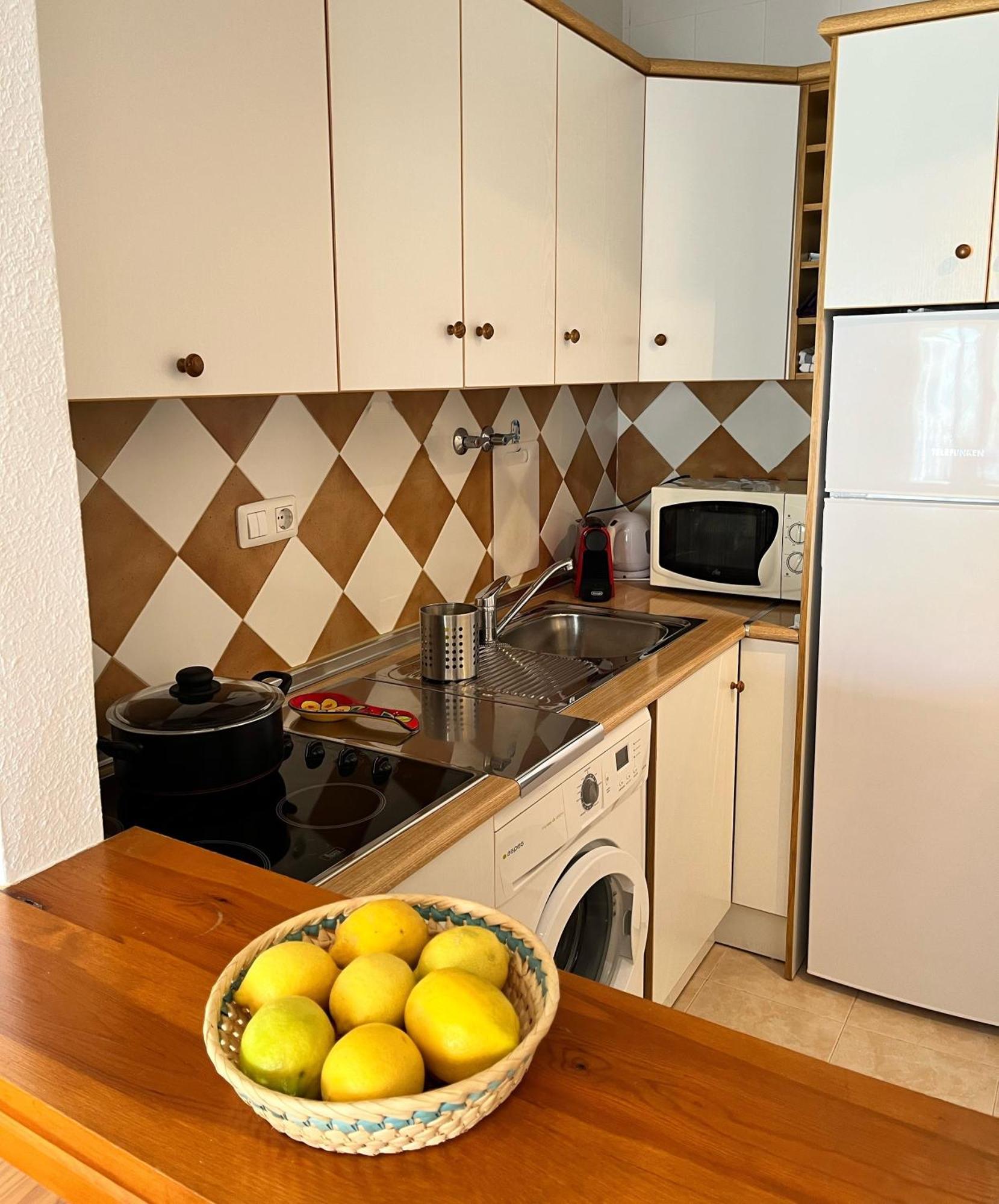Torrevieja 2 Bedrooms Appartment Eksteriør bilde